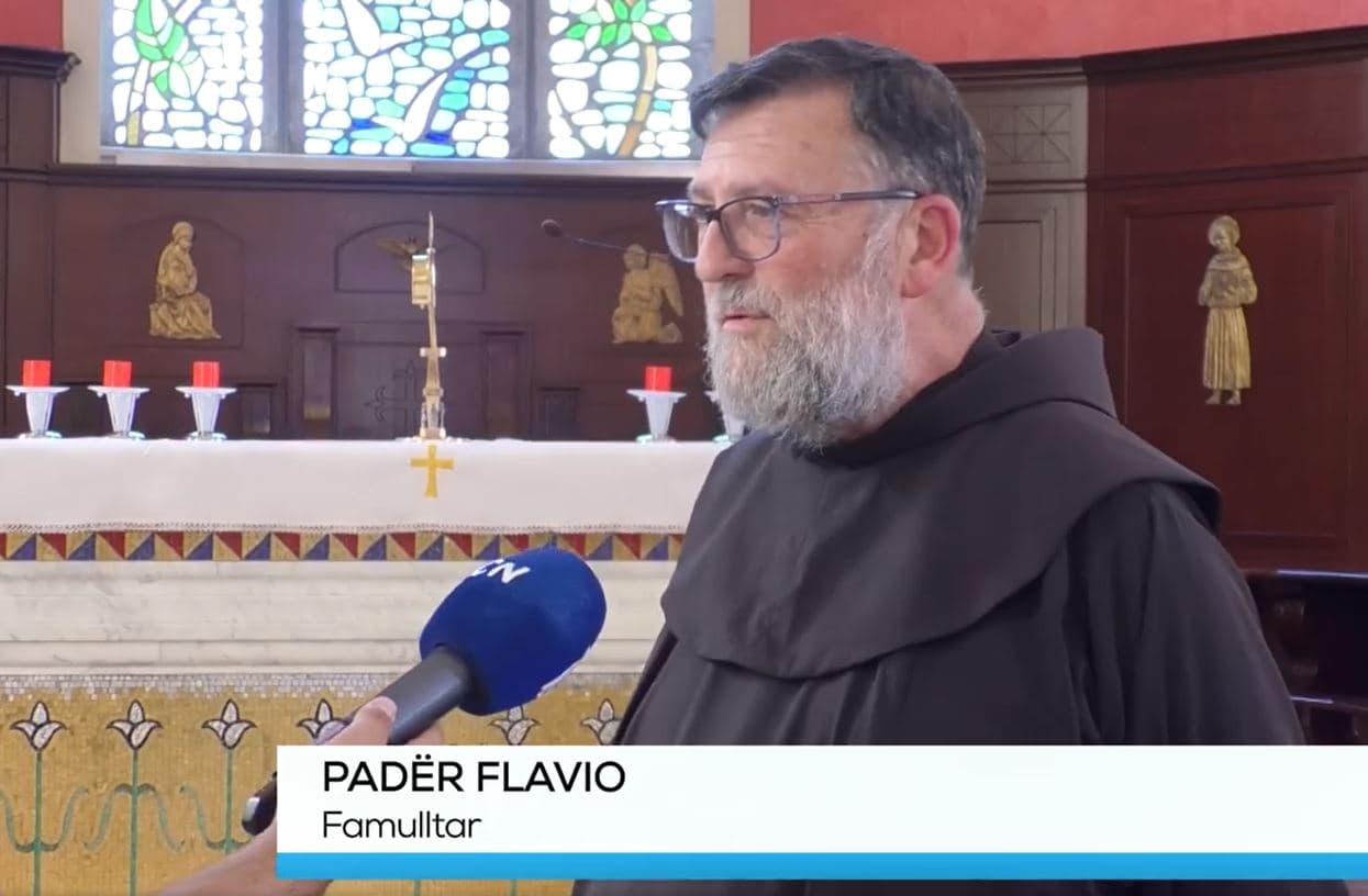 Prifti italian që u dashurua me Shqipërinë/ Pader Flavio: Do jetoj këtu deri sa të kem jetë! (VIDEO)