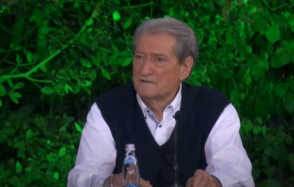 Berisha: Enver Hoxha ishte Hitleri shqiptar i pas Luftës së Dytë Botërore