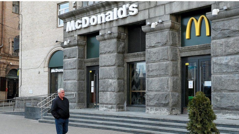 McDonald’s rihap restorantet në Ukrainë