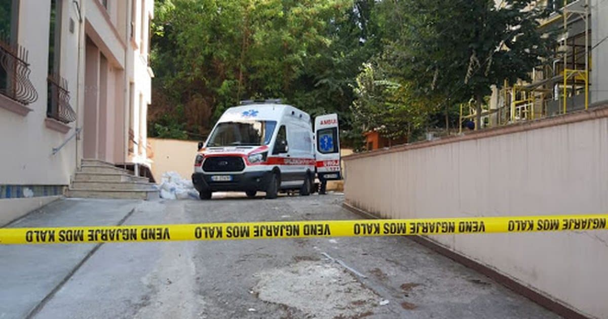 E rëndë në Durrës, 25-vjeçarja i jep fund jetës duke u hedhur nga ballkoni