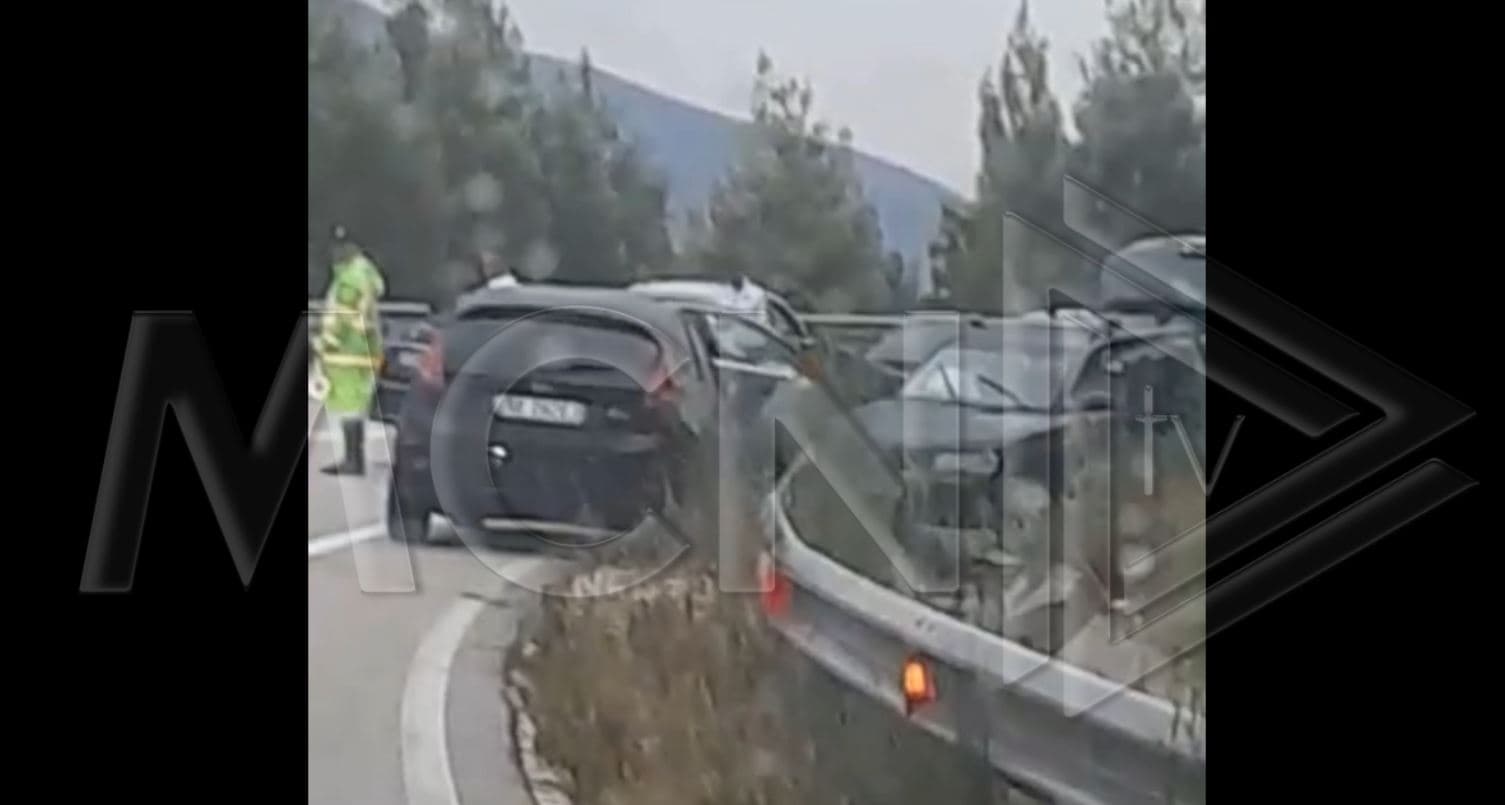 Aksident në Memaliaj-Mallakastër, përplasen 3 makina (VIDEO)
