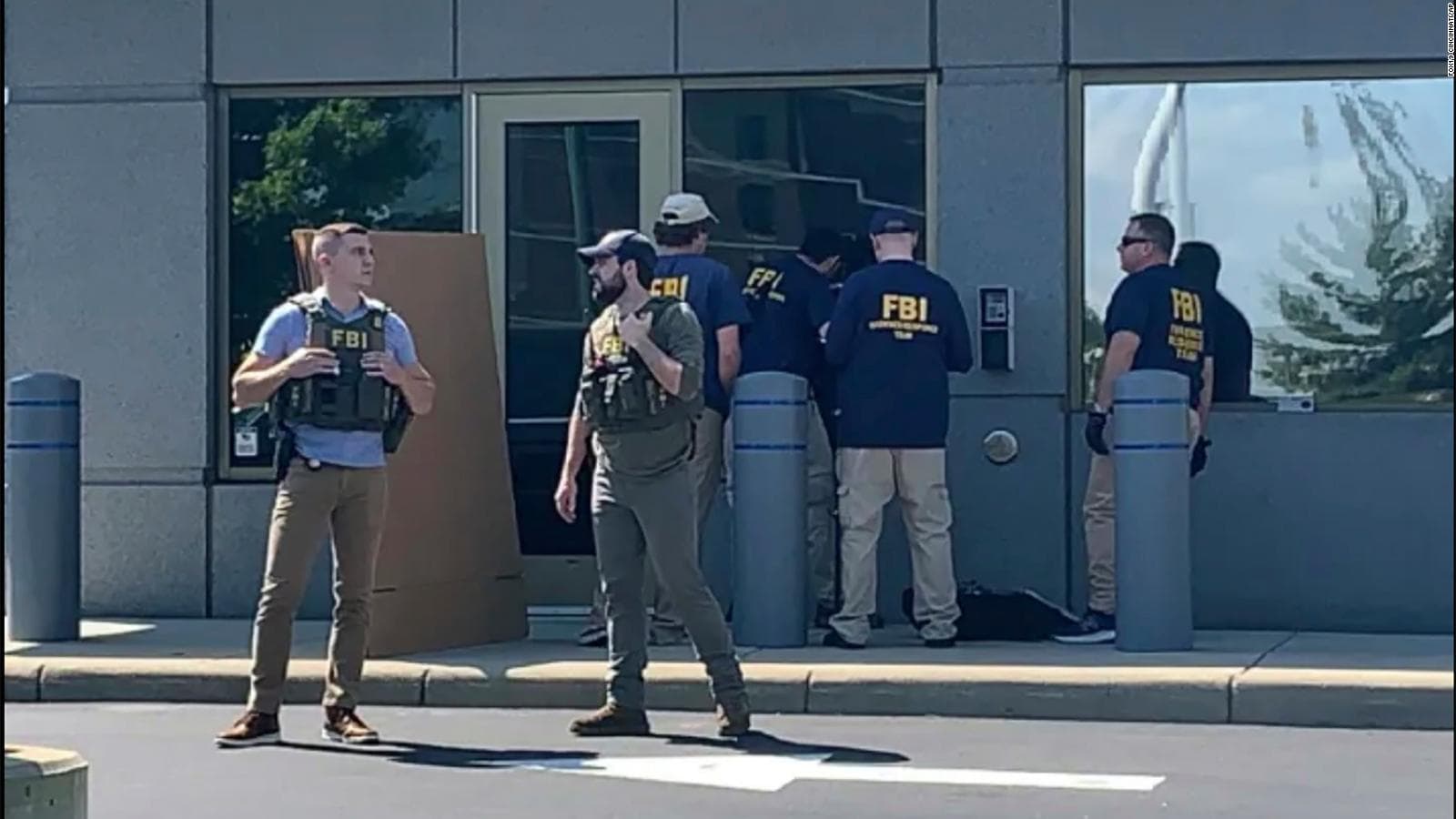 Tentoi të hynte në godinën e FBI, qëllohet për vdekje burri i armatosur