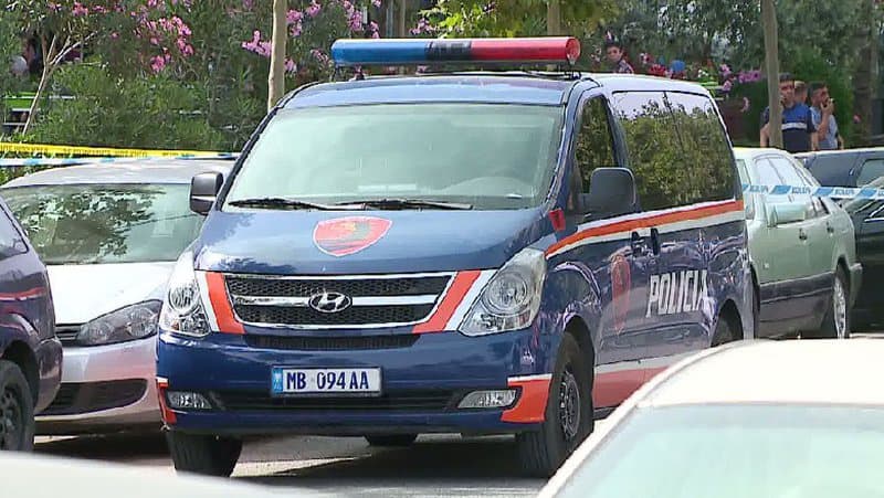 Sulmuan efektivin e policisë, në pranga tre persona