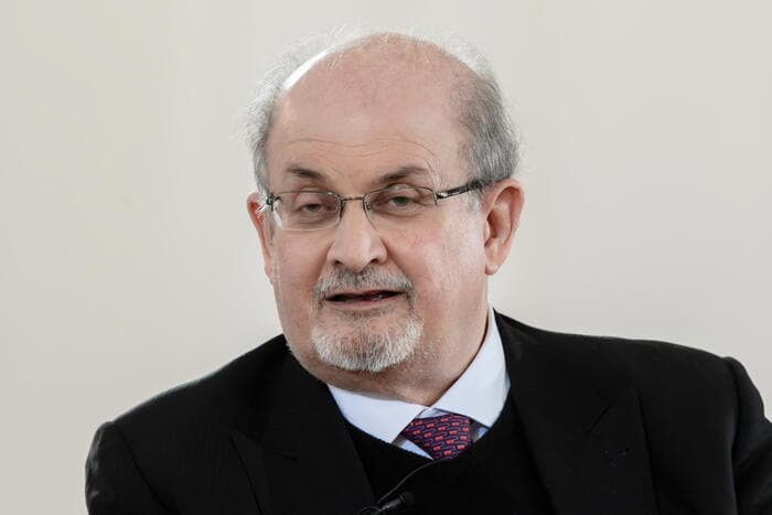 Salman Rushdie rrezikon të humbasë syrin