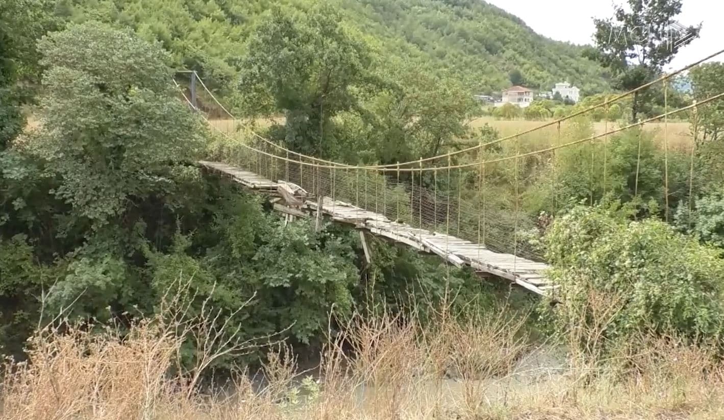 Fermerët e Vishnjes në kufijtë e mbijetesës (VIDEO)