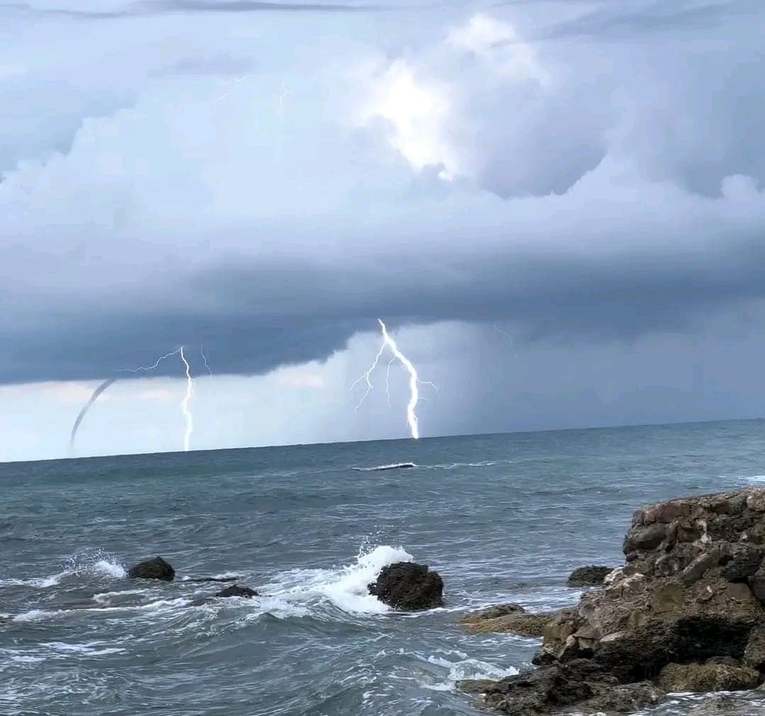 Tornado në Durrës (VIDEO)