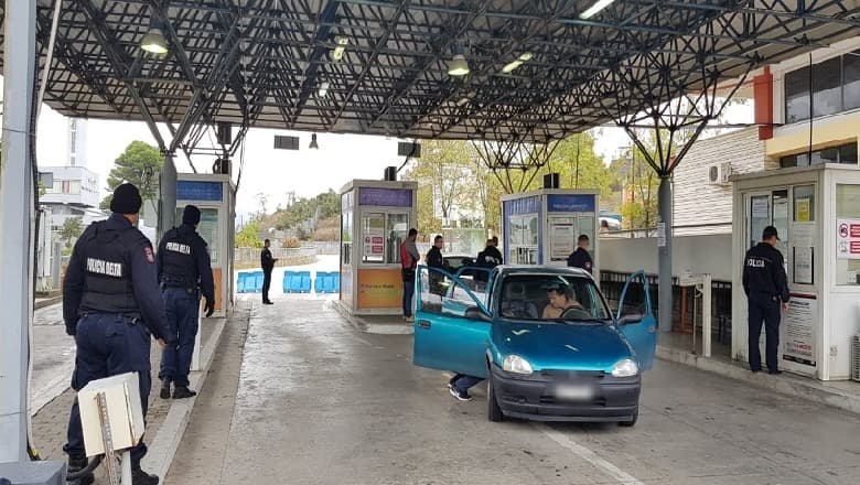 U kap me armë gjahu në makinë, procedohet 63-vjeçari italian