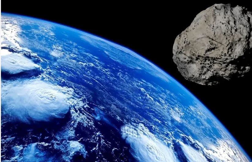 NASA: Një asteroid 2.3 herë më i madh se një dinozaur po i afrohet Tokës