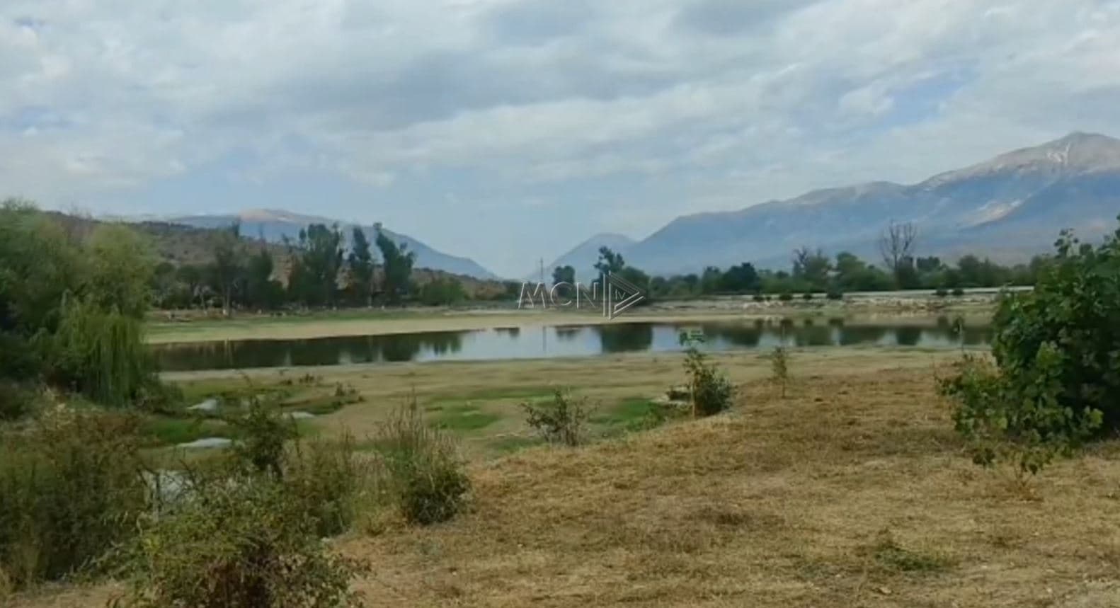Vera than liqenin, Viroi braktiset nga vizitorët (VIDEO)