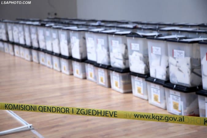 Arrestohet numëruesi që falsifikoi materialet zgjedhore më 25 prill