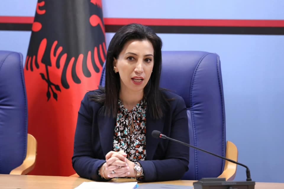 Kushi: Shkurtohet praktika e kandidatëve për mësues nga 1 vit në 3 muaj