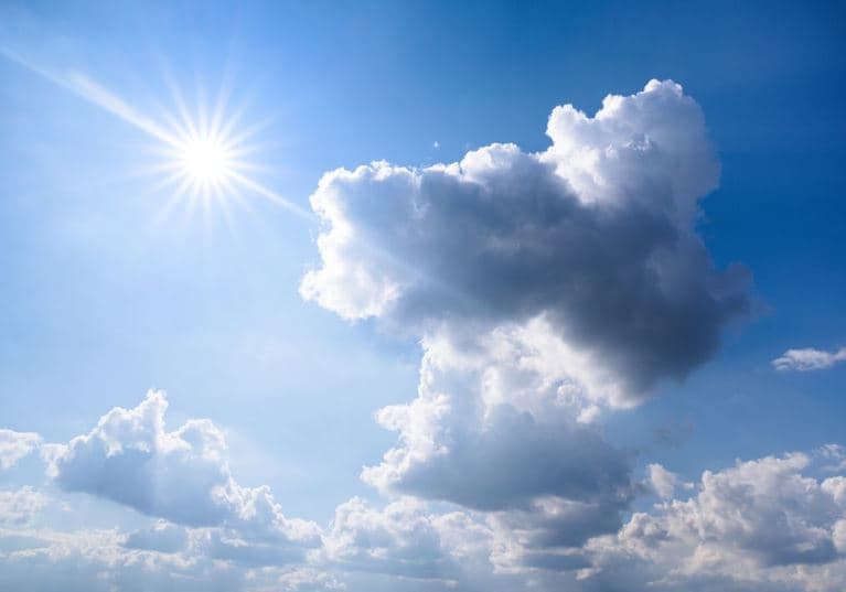 Temperaturat shkojnë 38 gradë, parashikimi i motit për ditën e sotme