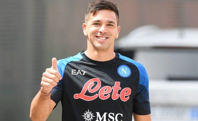 Giovanni Simeone firmos me Napolin