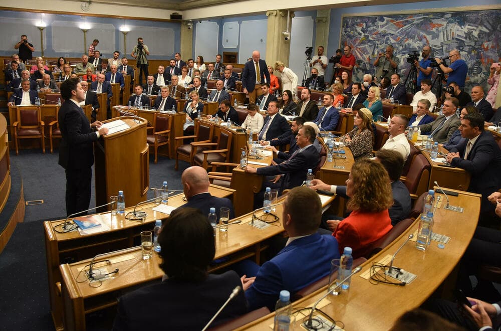 Rrëzohet qeveria në Mal të Zi/ Abazoviç: Krimi i organizuar përdor tentakulat edhe në politikë