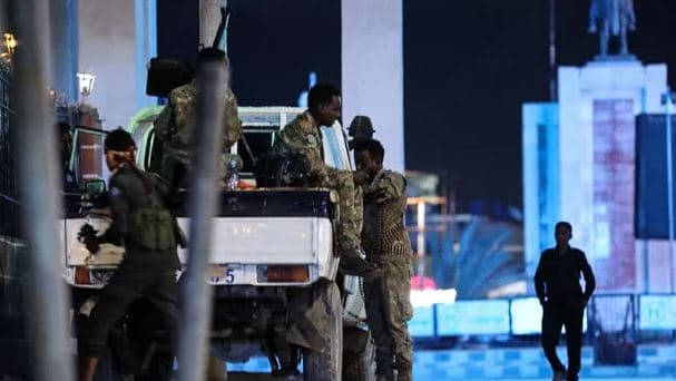 Të paktën 8 të vrarë nga një sulm terrorist në një hotel në Somali