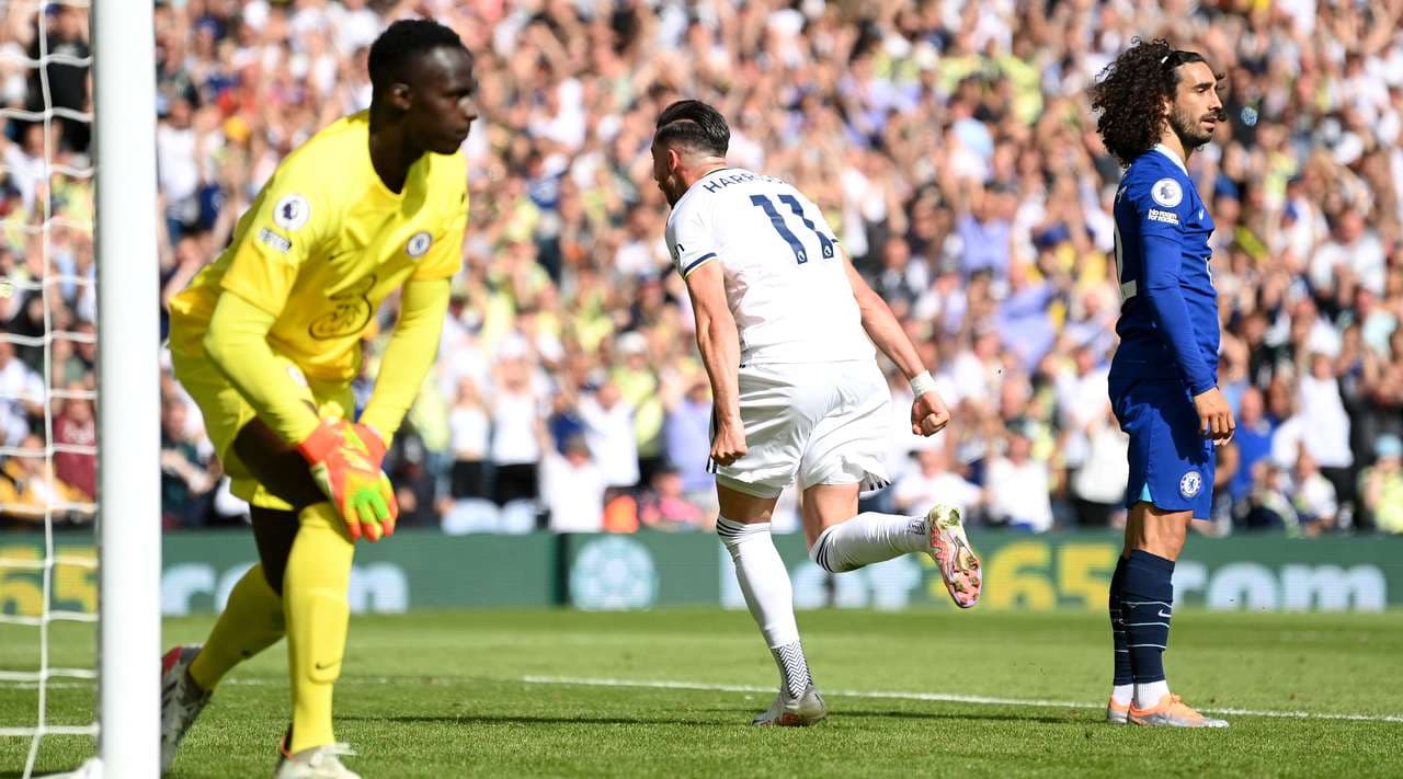 Zhgënjen Chelsea, Leeds fiton me 3 gola (VIDEO)