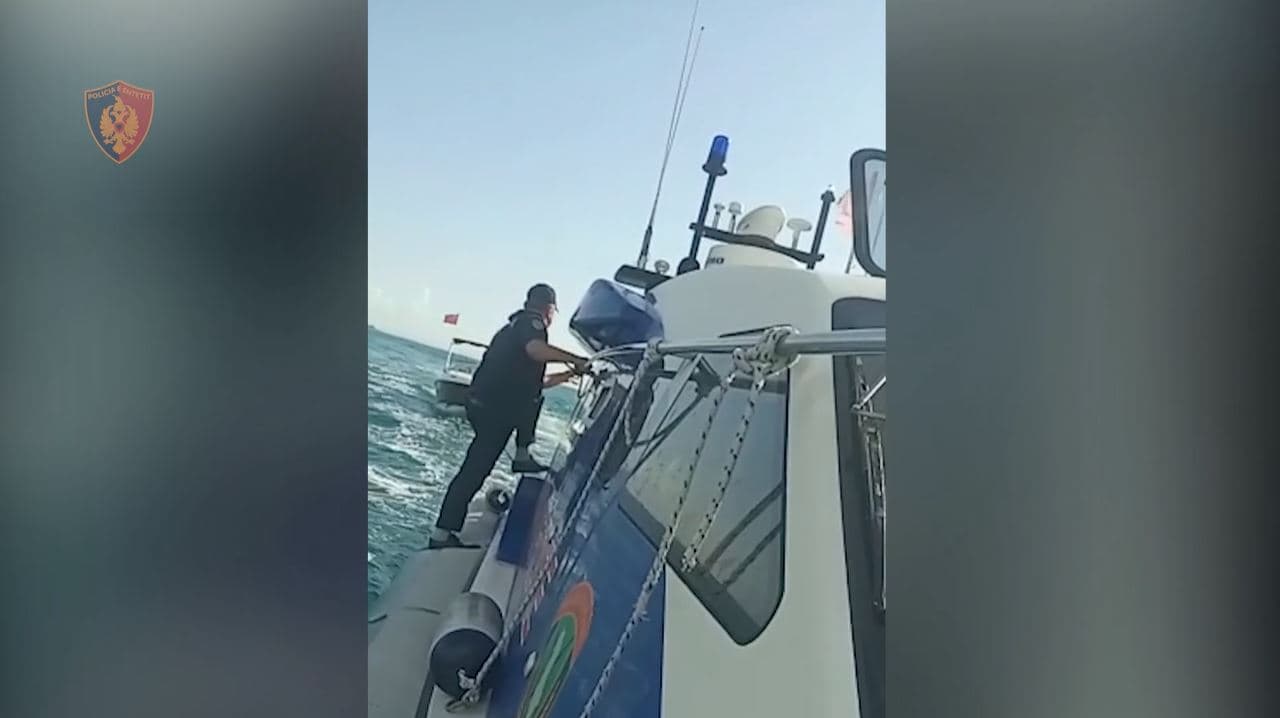  Iu prish skafi në det, Policia shpëton katër pushuesit në Shëngjin