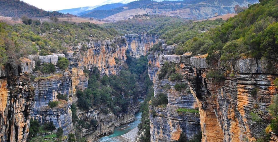 7 turistë bllokohen në kanionet e Langaricës, shpëtohen 5 prej tyre/ Një çift gjerman mbetet i izoluar në shpellë