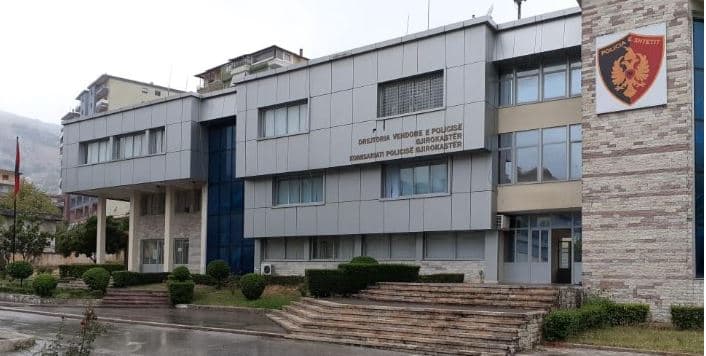 Përndoqi për disa muaj një vajzë, arrestohet 22-vjeçari në Gjirokastër