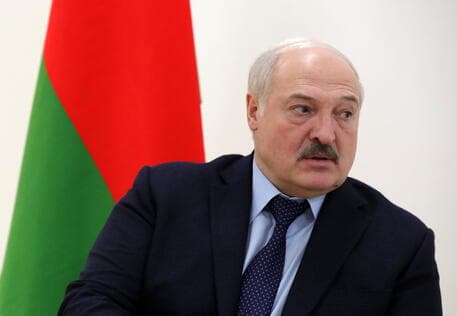 Lukashenko i dërgon mesazh urimi Ukrainës, këshilltari i Zelenskyt: Cinike!