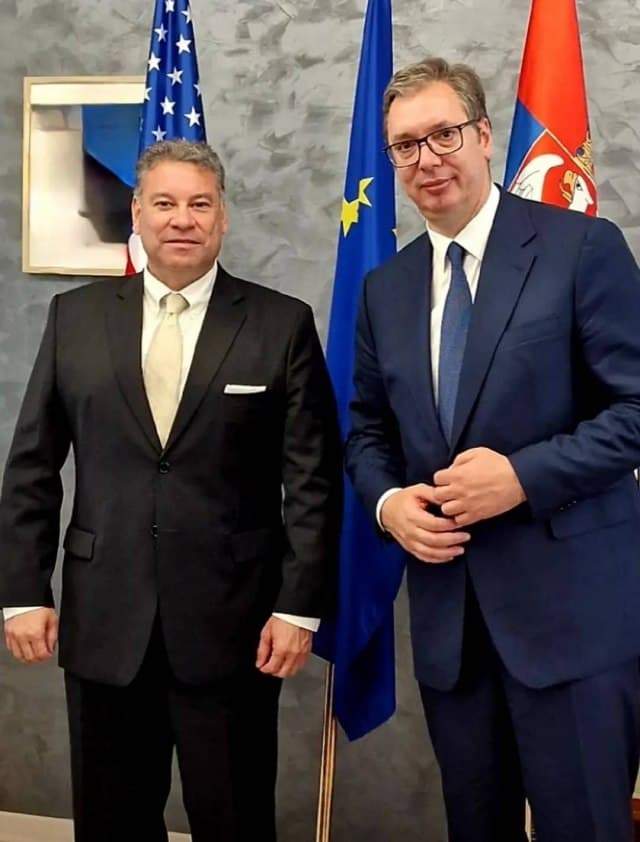 Vuçiç: Bisedime jo të lehta me Lajçakun dhe Escobarin, po mbroj interesat e serbëve në Kosovë