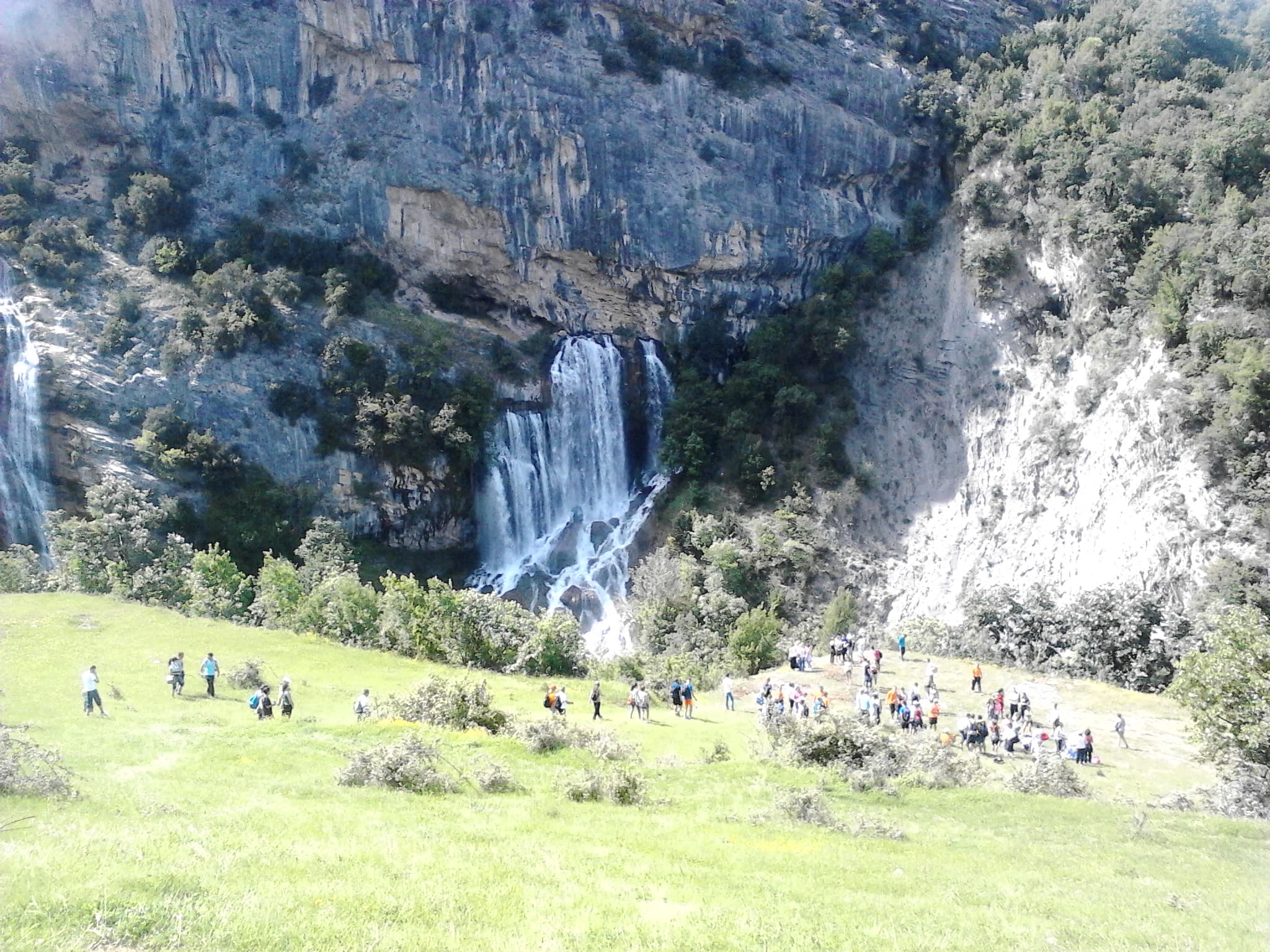 U bllokua në “Ujëvarën e Sotirës”, shpëtohet turistja peruane