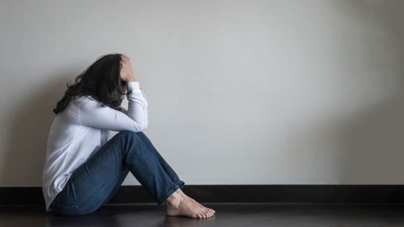 Një studim i ri konfirmon lidhjen mes vapës dhe vetëvrasjeve