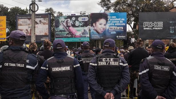 Madagaskar, Policia hap zjarr ndaj civilëve, 14 të vdekur dhe 28 të plagosur