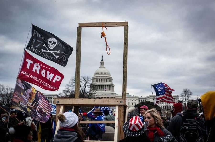SHBA, mbi 40% e amerikanëve kanë frikë nga rreziku i një lufte civile