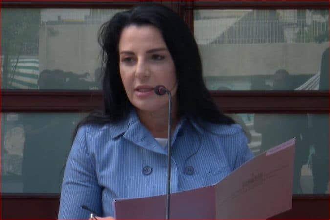 Një MWh arrin 1040 euro në bursë, Balluku: Ka dy propozime çfarë do të ndodhë me çmimin e energjisë (VIDEO)