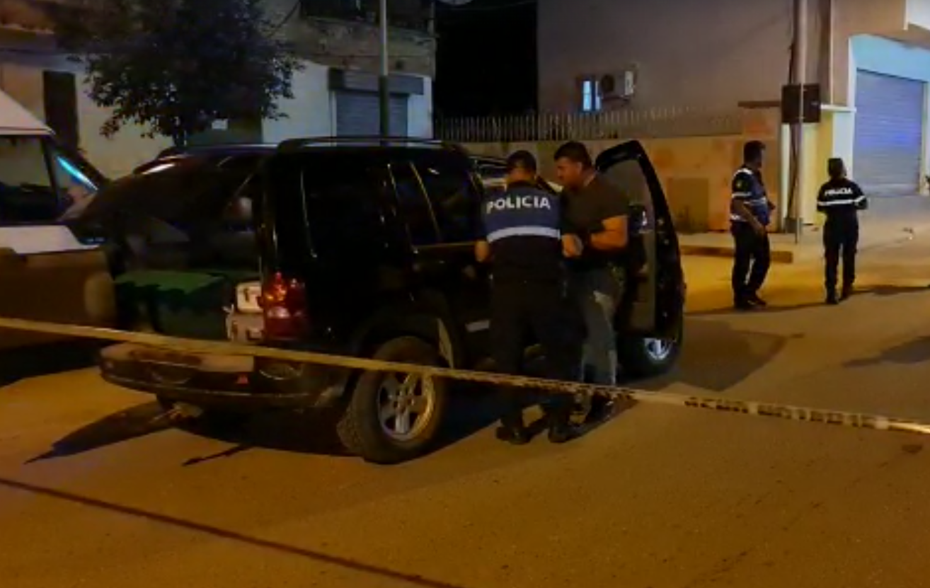 Shkak një parakalim? Detaje nga të shtënat me armë drejt dy policëve në Vlorë