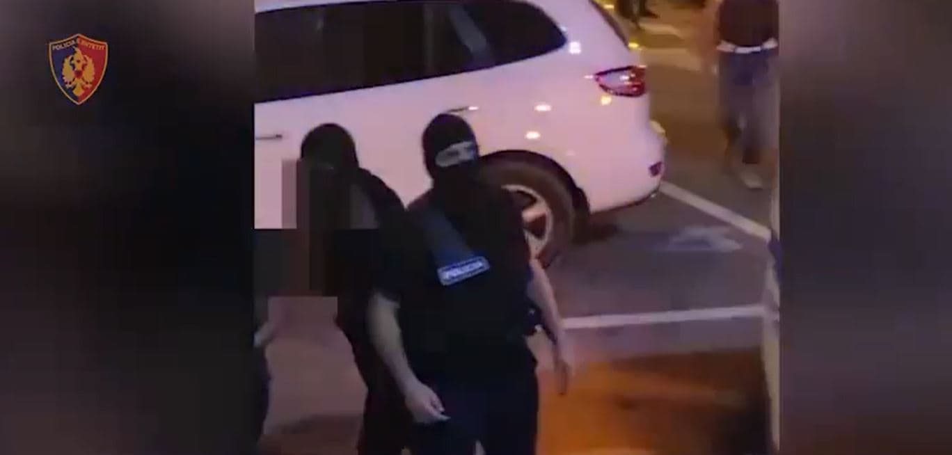 U kapën duke transportuar 50 klandestinë, arrestohen tre persona në Tiranë