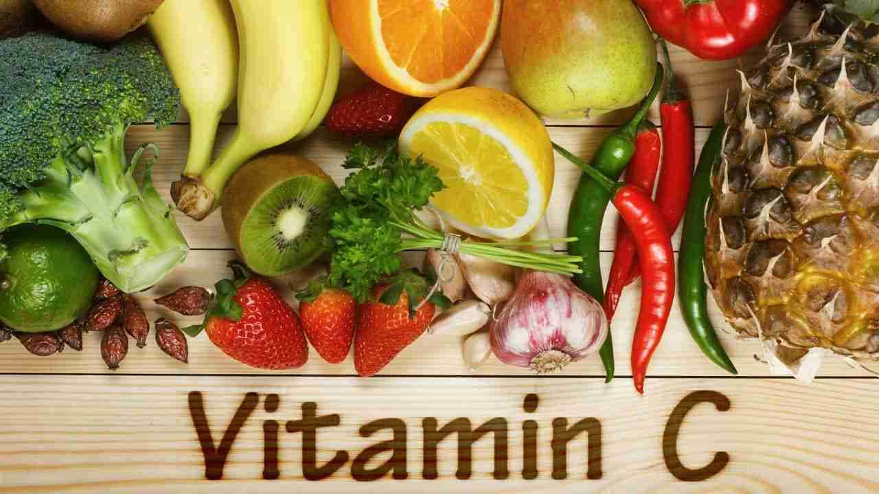 Çfarë ndodh nëse marrim shumë vitaminë C? Efektet anësore të mundshme