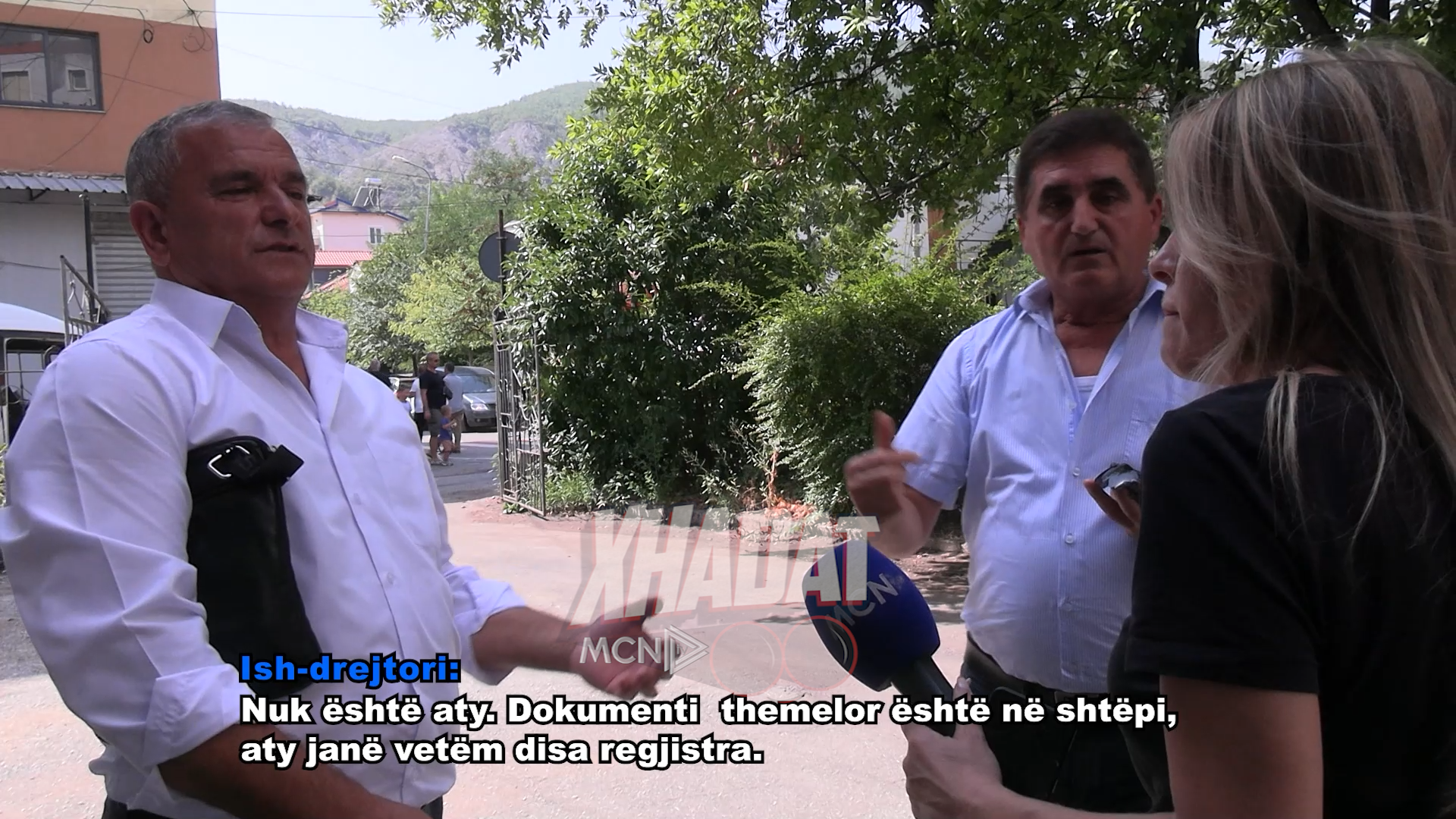 Ish-drejtori denoncon: Pasardhësi im ka marrë dokumentet shkollore në shtëpi, pa i bërë dorëzimet