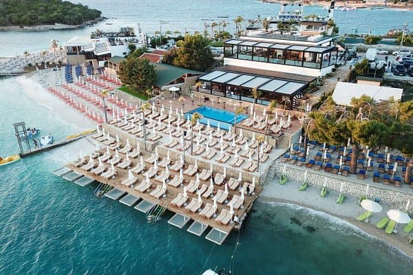Turistja hungareze gjendet e vdekur në hotelin në Ksamil