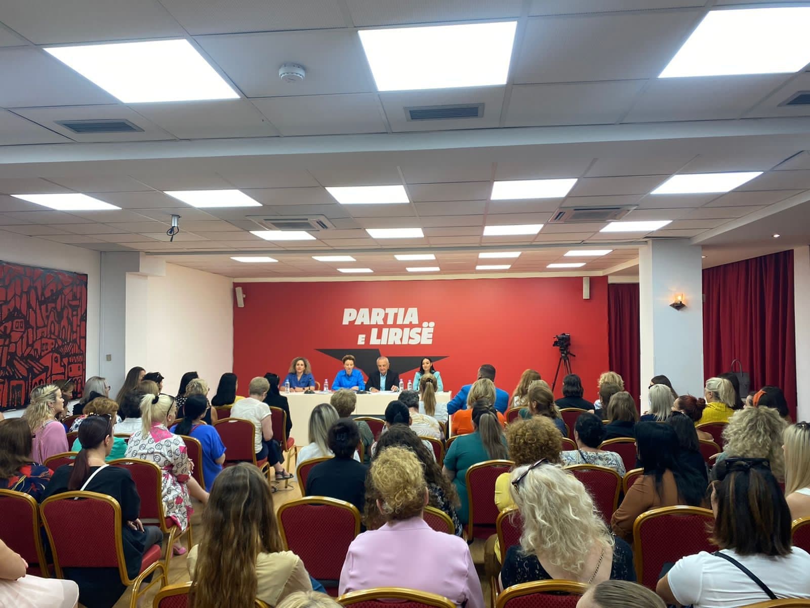 Meta flet për dy prioritete emergjente: Përmbushja e tyre, domosdoshmëri 