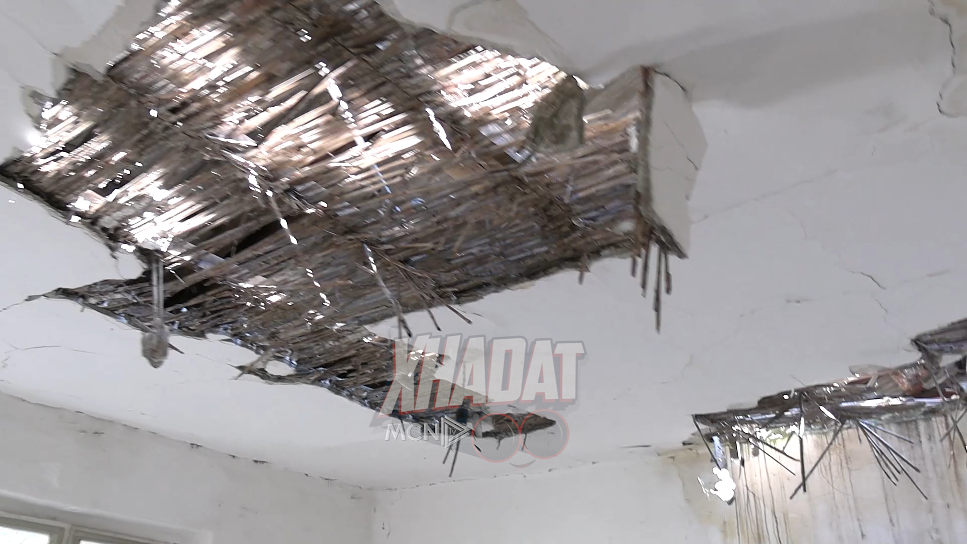 “Xhadat” - E vetme dhe në shtëpi të rrënuar, e sëmura kërkon ndihmën e shqiptarëve (VIDEO)