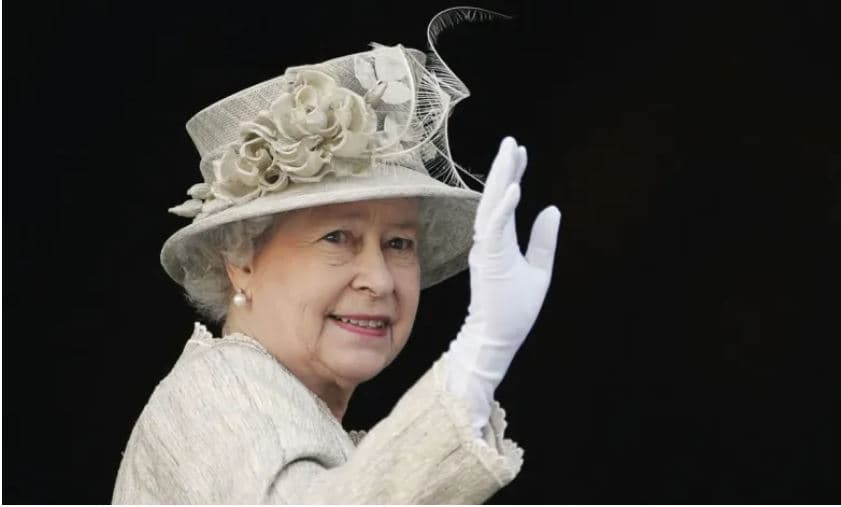 Orët e fundit të mbretëreshës Elizabeth, dy familjarët që kishte pranë kur mbylli sytë 