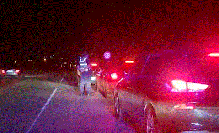 Policia pezullon 52 leje drejtimi për 24 orë
