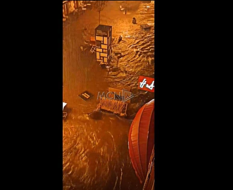     Shkodra kthehet në një “Venecia”/ Përmbytet edhe pedonalja (VIDEO)