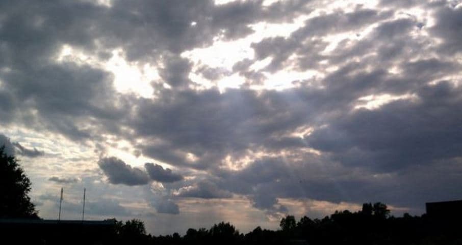 Moti sot, vranësira e reshje të pakta shiu