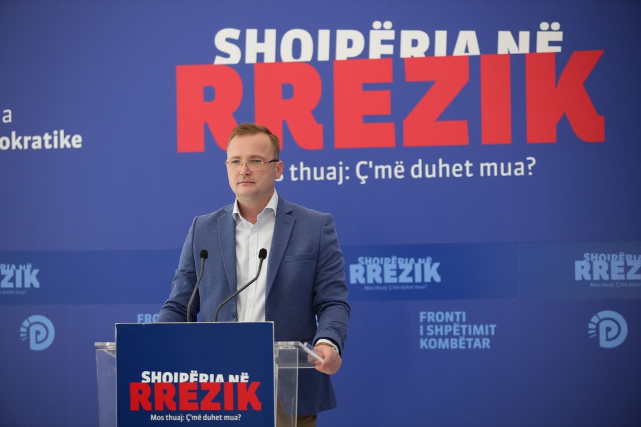Hoxha: Me ndryshimin në Ligjin për Policinë, Rama përdhosi uniformat blu, i ktheu në çetë mercenarësh