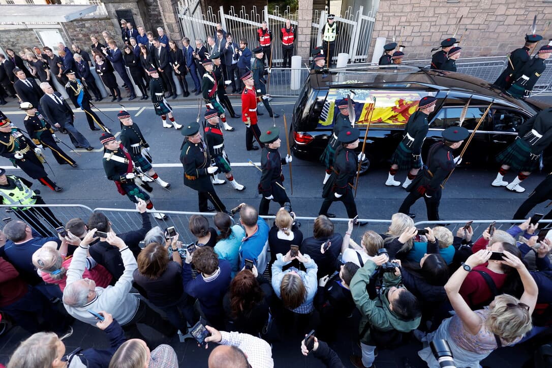 Funerali i Mbretëreshës Elizabeth/ Ministria e Jashtme britanike, krerëve të shteteve: Shmangni përdorimin e avionëve privatë