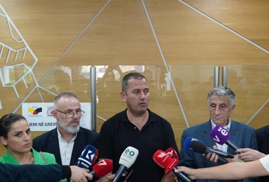  20 ditësh grevë në arsim/ Kurti pranon të takohet me Këshillin Grevist