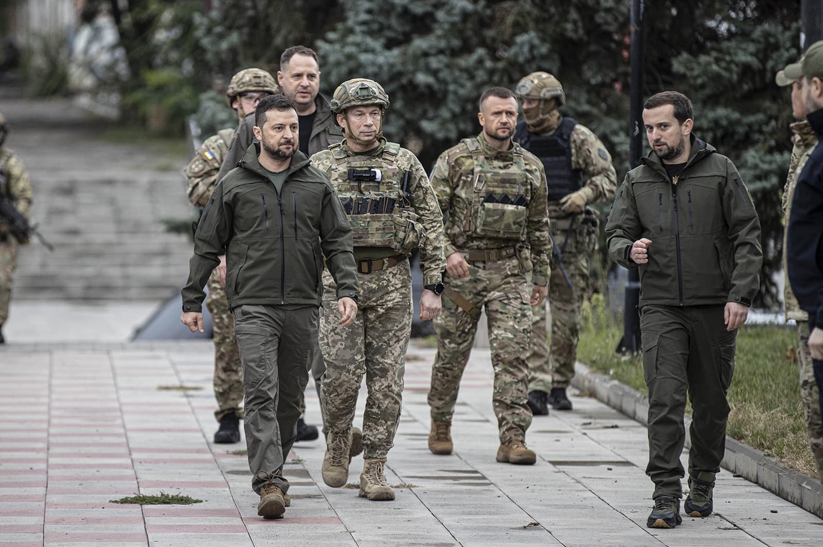 Zelensky në Izium: Jam i tronditur nga shkatërrimi
