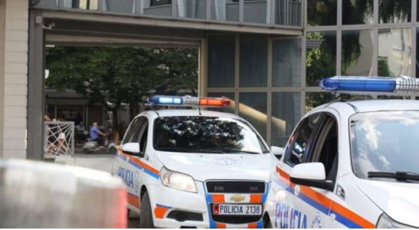Përplasi motorin dhe plagosi 17-vjeçarin, arrestohet shoferi i mjetit në Gjirokastër