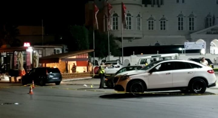 Përplasen dy makina në Berat, 3 të plagosur