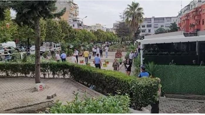 VIDEO/ Aksion për lirimin e hapësirave publike në Durrës