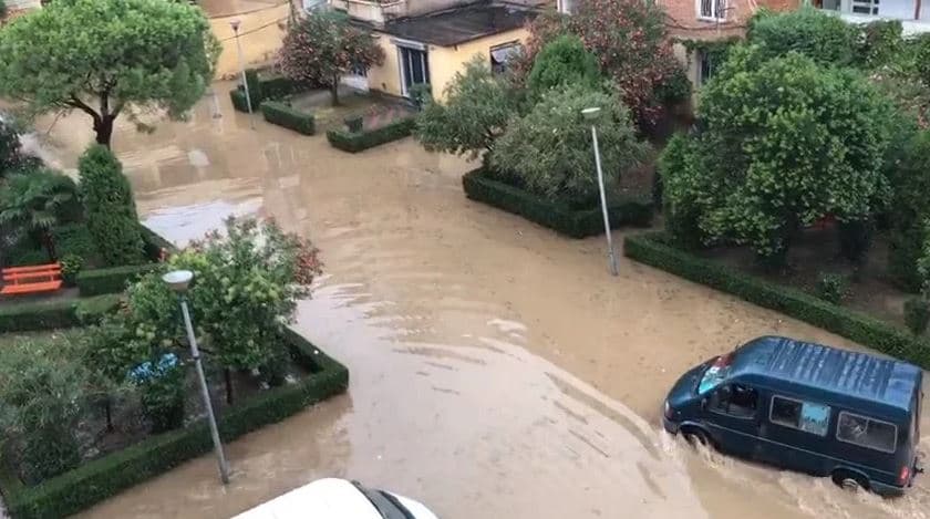 “Rreziqe përmbytjesh dhe rrëshqitje”, Bashkia e Lezhës del me njoftim për qytetarët