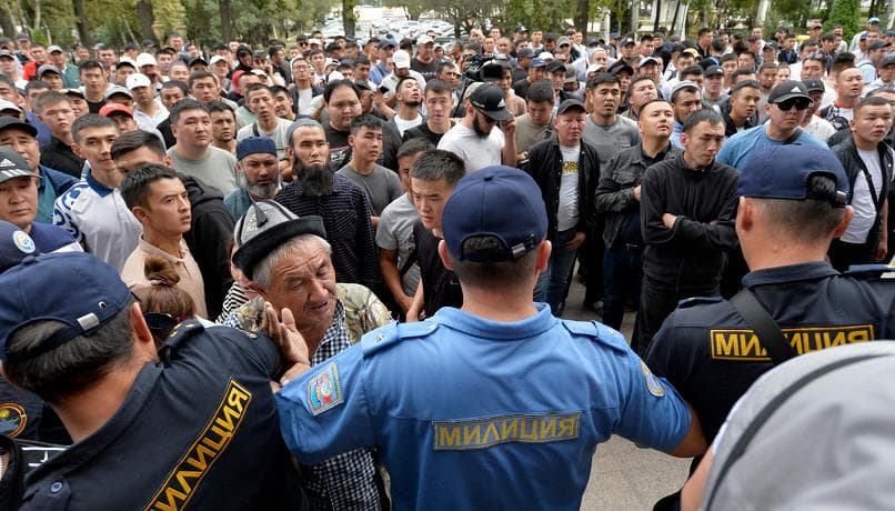 Të paktën 24 të vdekur në kufirin mes dy ish-republikave sovjetike